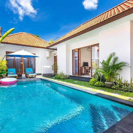 4-Bedroom Pool Villa Near Seminyak Center Exteriör bild