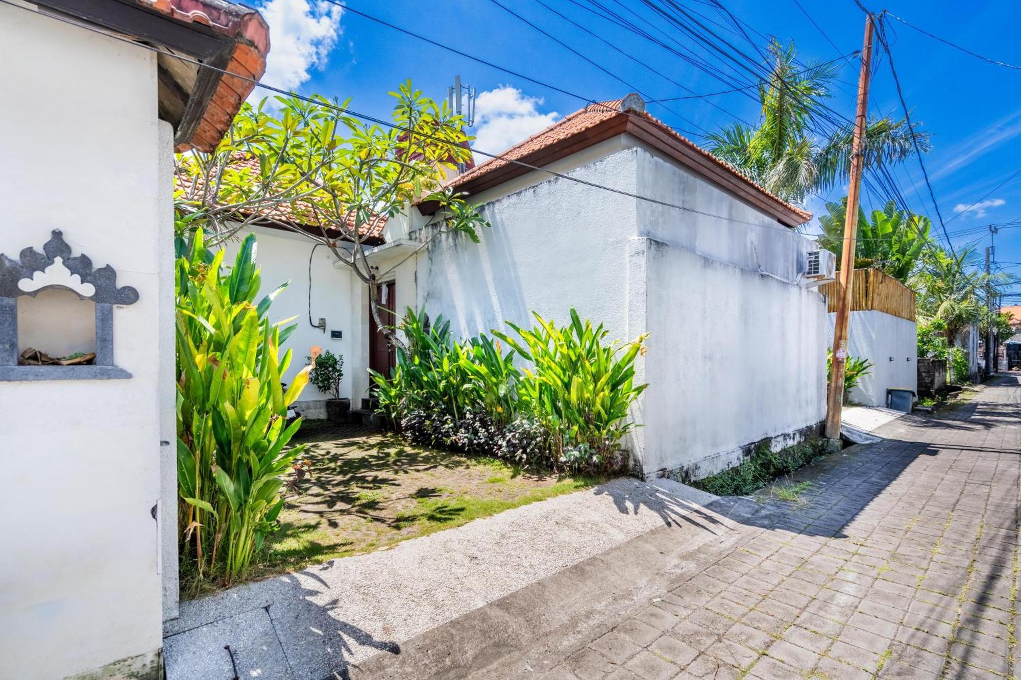 4-Bedroom Pool Villa Near Seminyak Center Exteriör bild