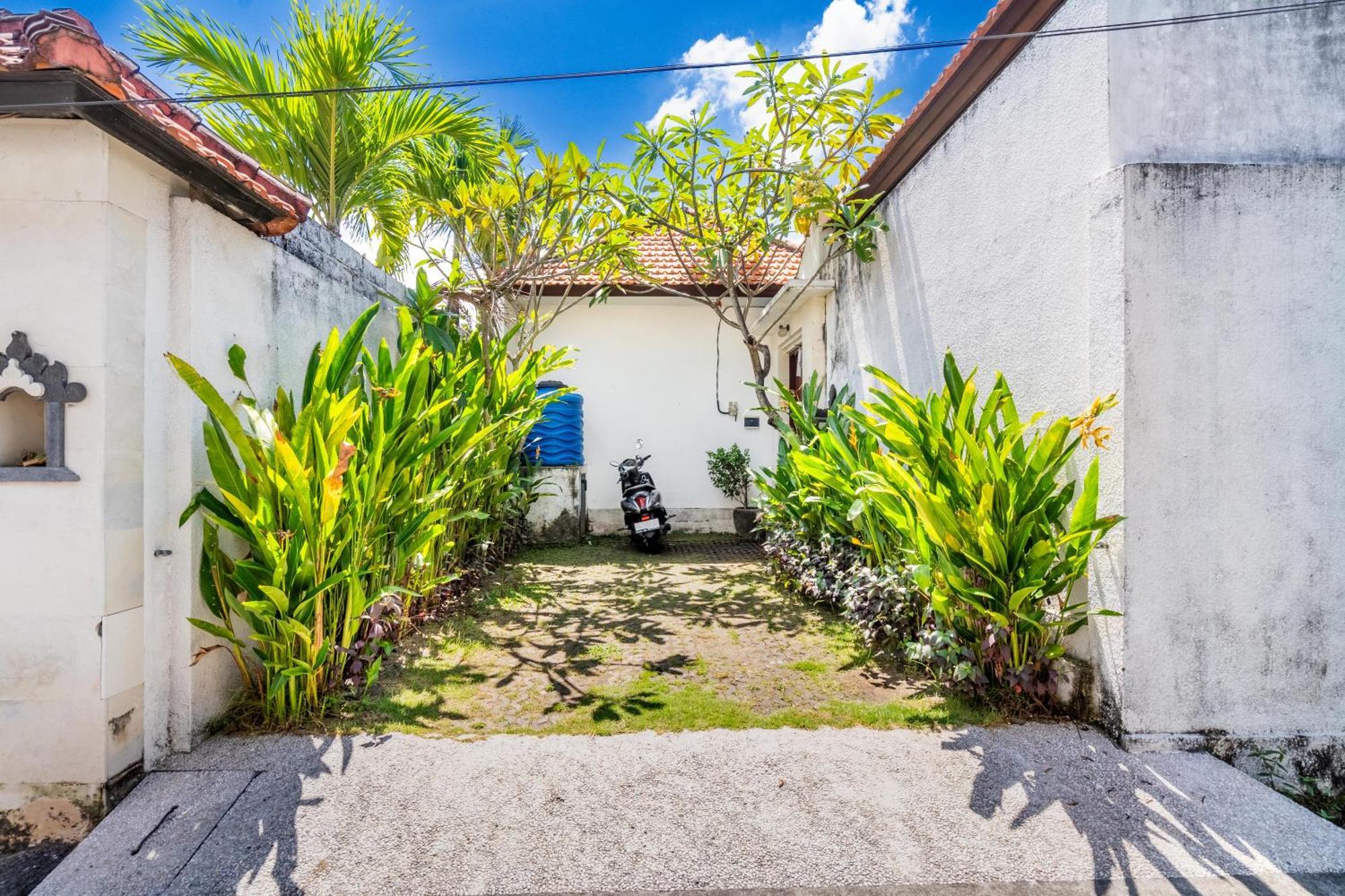 4-Bedroom Pool Villa Near Seminyak Center Exteriör bild