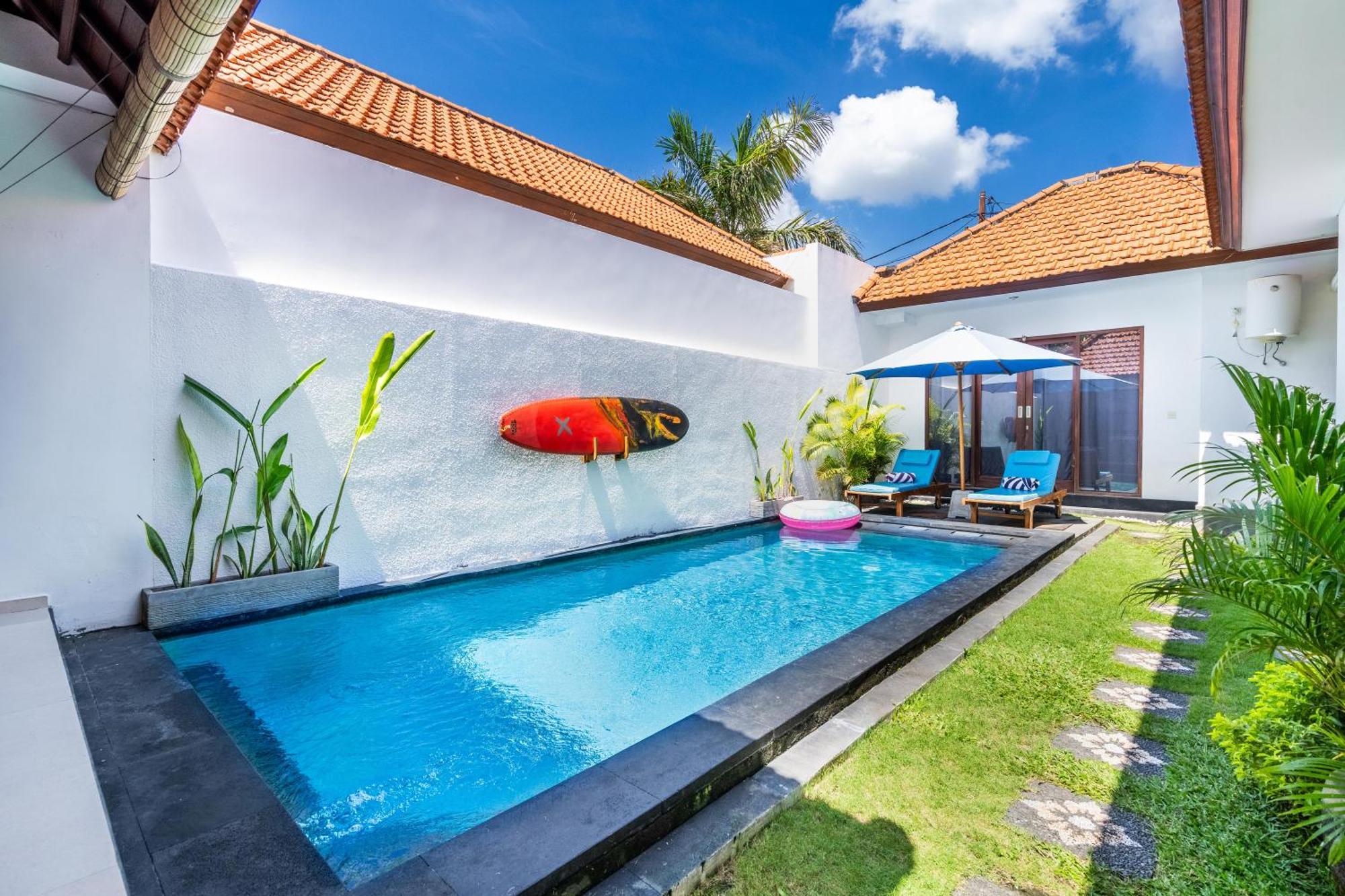 4-Bedroom Pool Villa Near Seminyak Center Exteriör bild