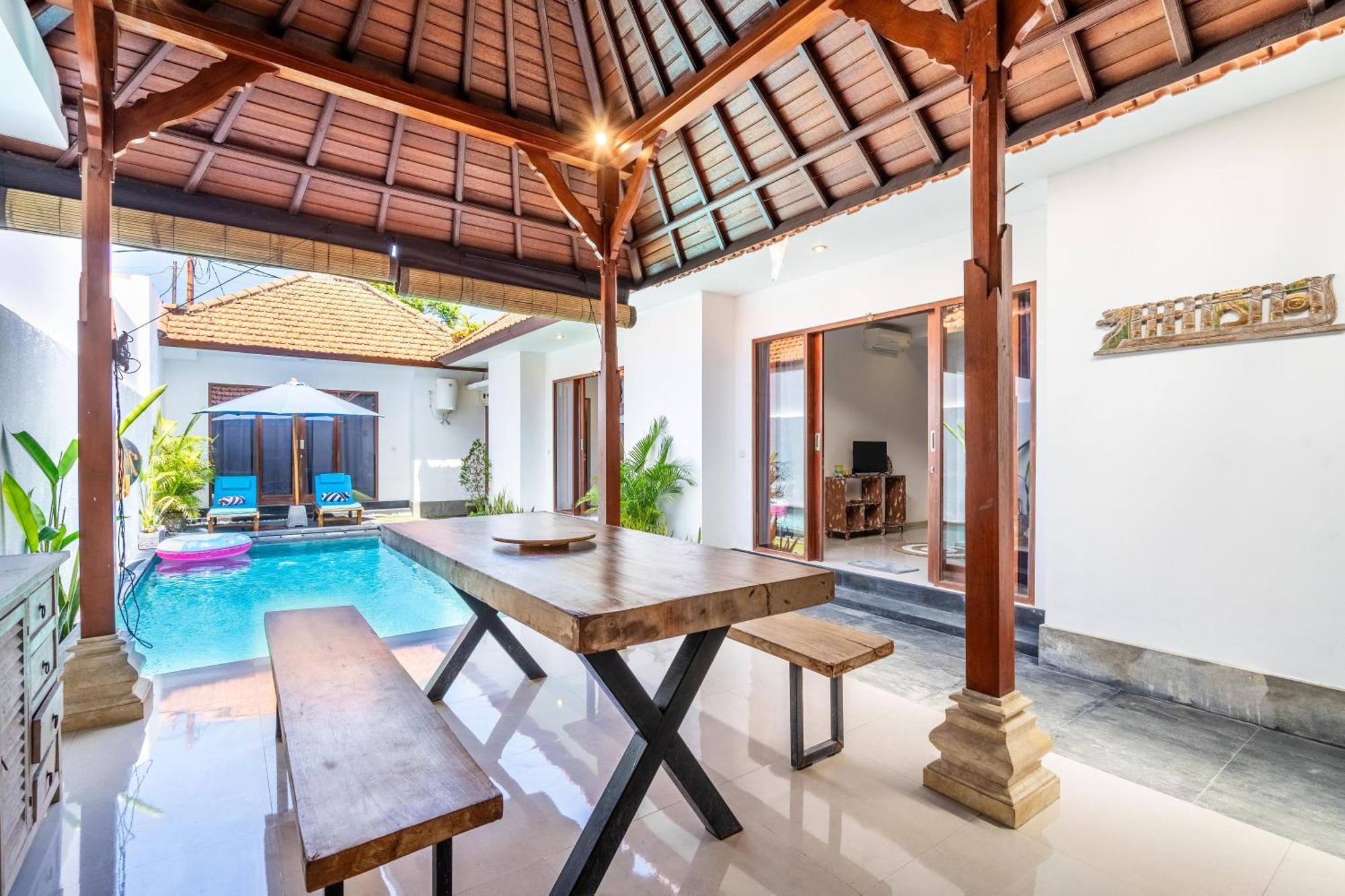 4-Bedroom Pool Villa Near Seminyak Center Exteriör bild