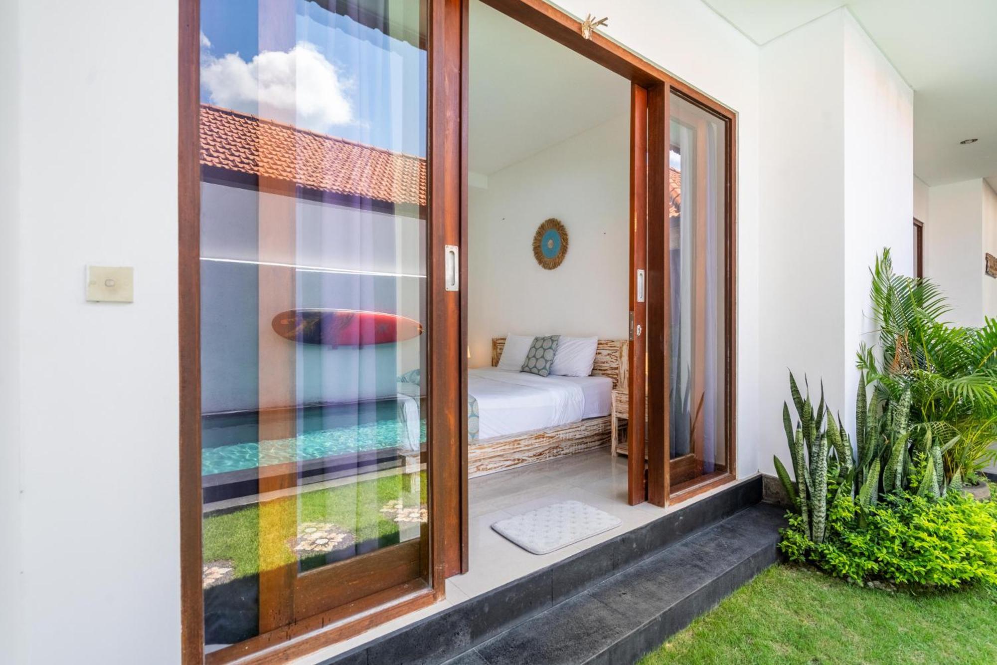 4-Bedroom Pool Villa Near Seminyak Center Exteriör bild