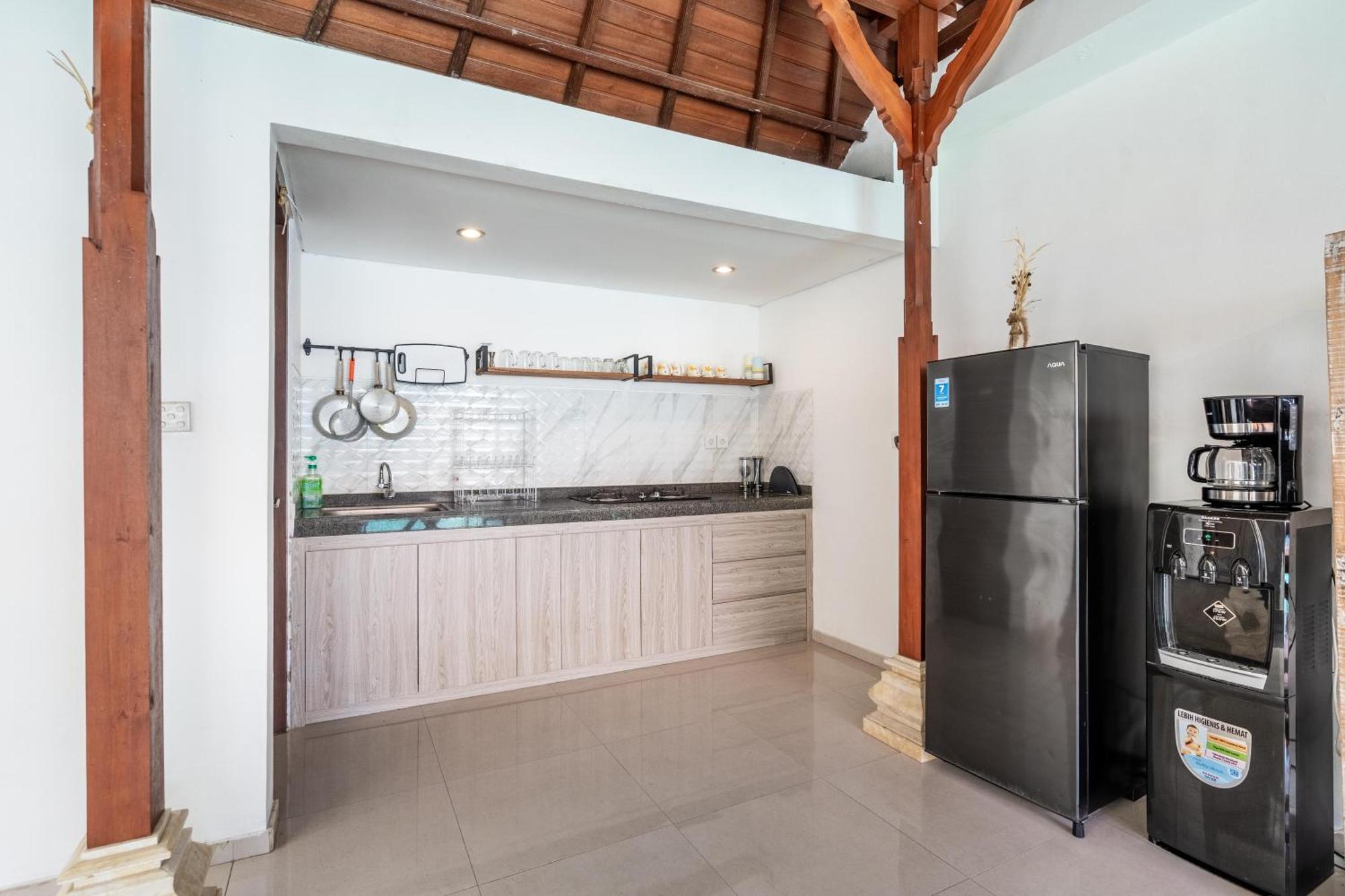 4-Bedroom Pool Villa Near Seminyak Center Exteriör bild