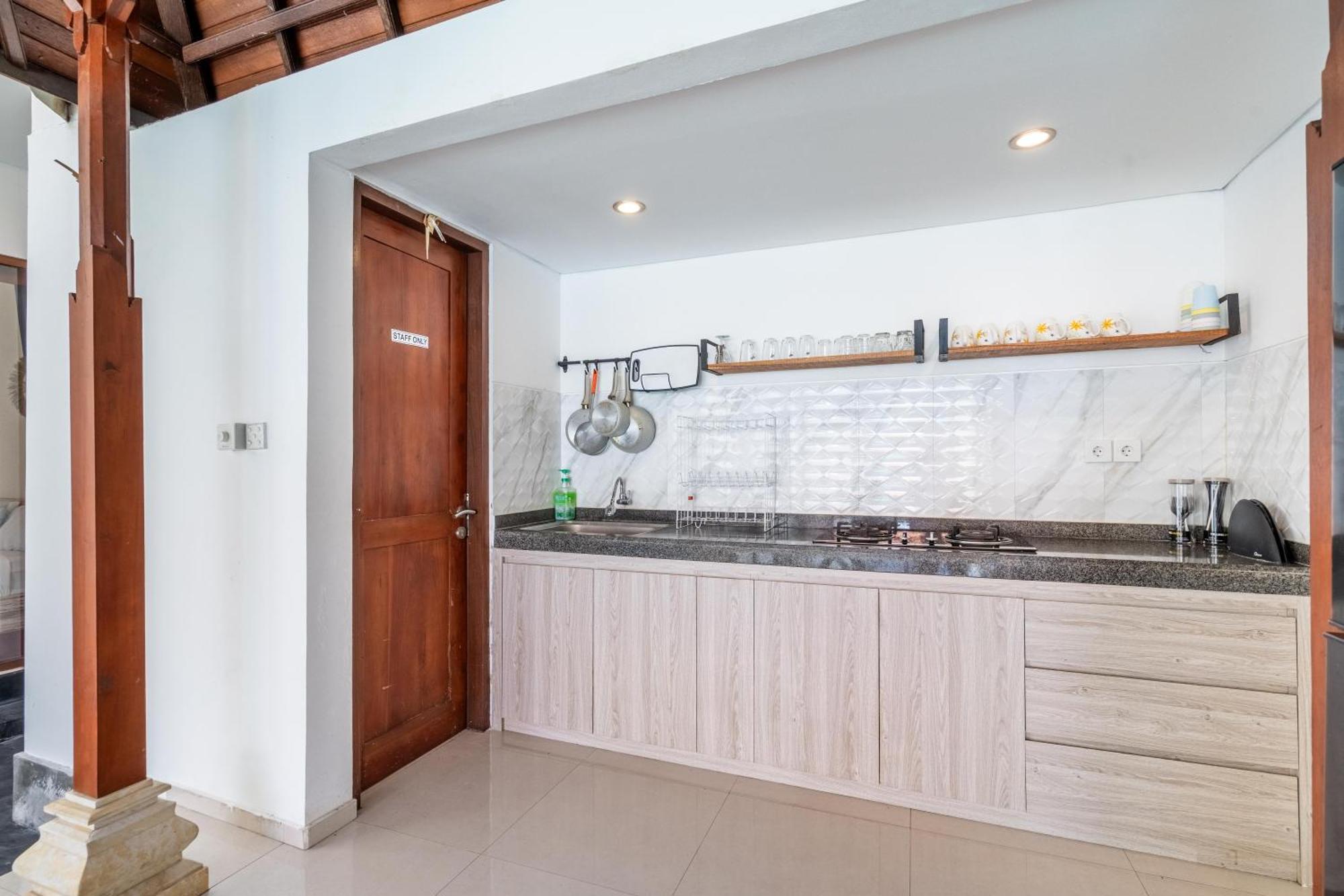 4-Bedroom Pool Villa Near Seminyak Center Exteriör bild